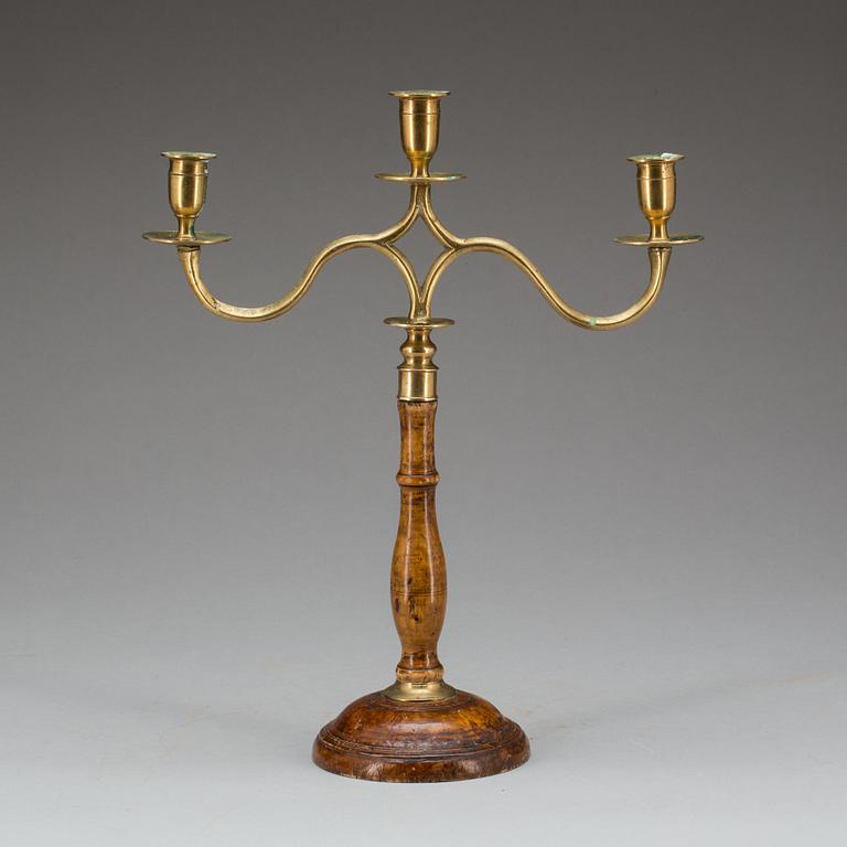 KANDELABER, mässing och masurbjörk, 1800-talets mitt.