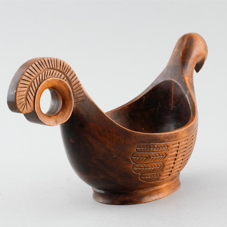 A wooden bird bowl for beer, made by Germund Paaer for Kalevala Koru, mid 20th century.