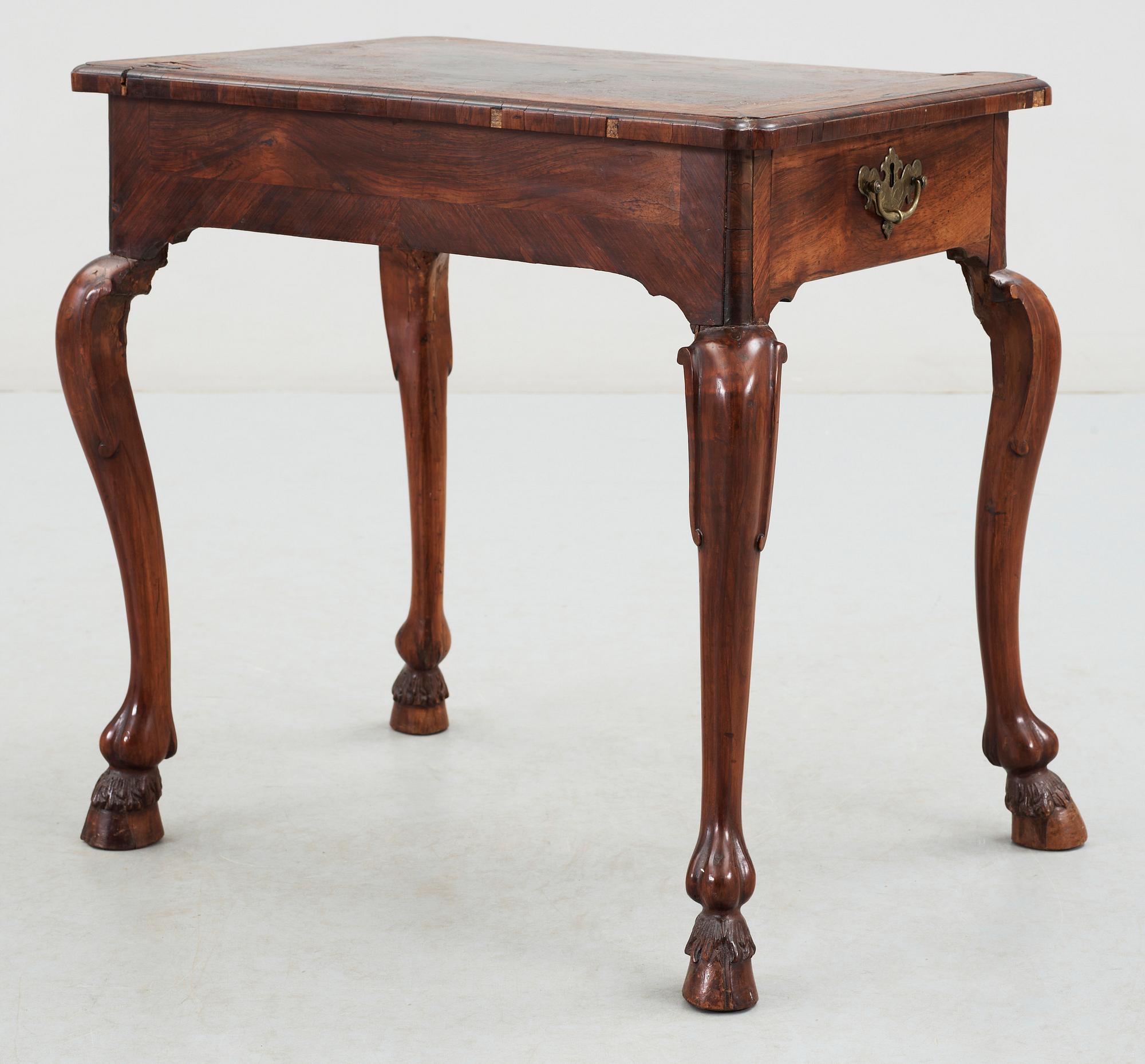 BORD, senbarockstil, sydeuropa 1800-tal.