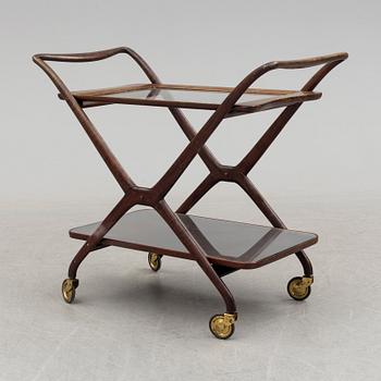 SERVERINGSVAGN, 1900-talets första hälft.