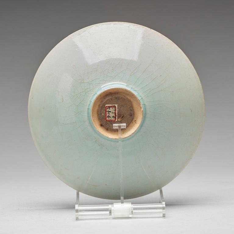 A celadon glazed bowl, Song dynasty (960-1279).