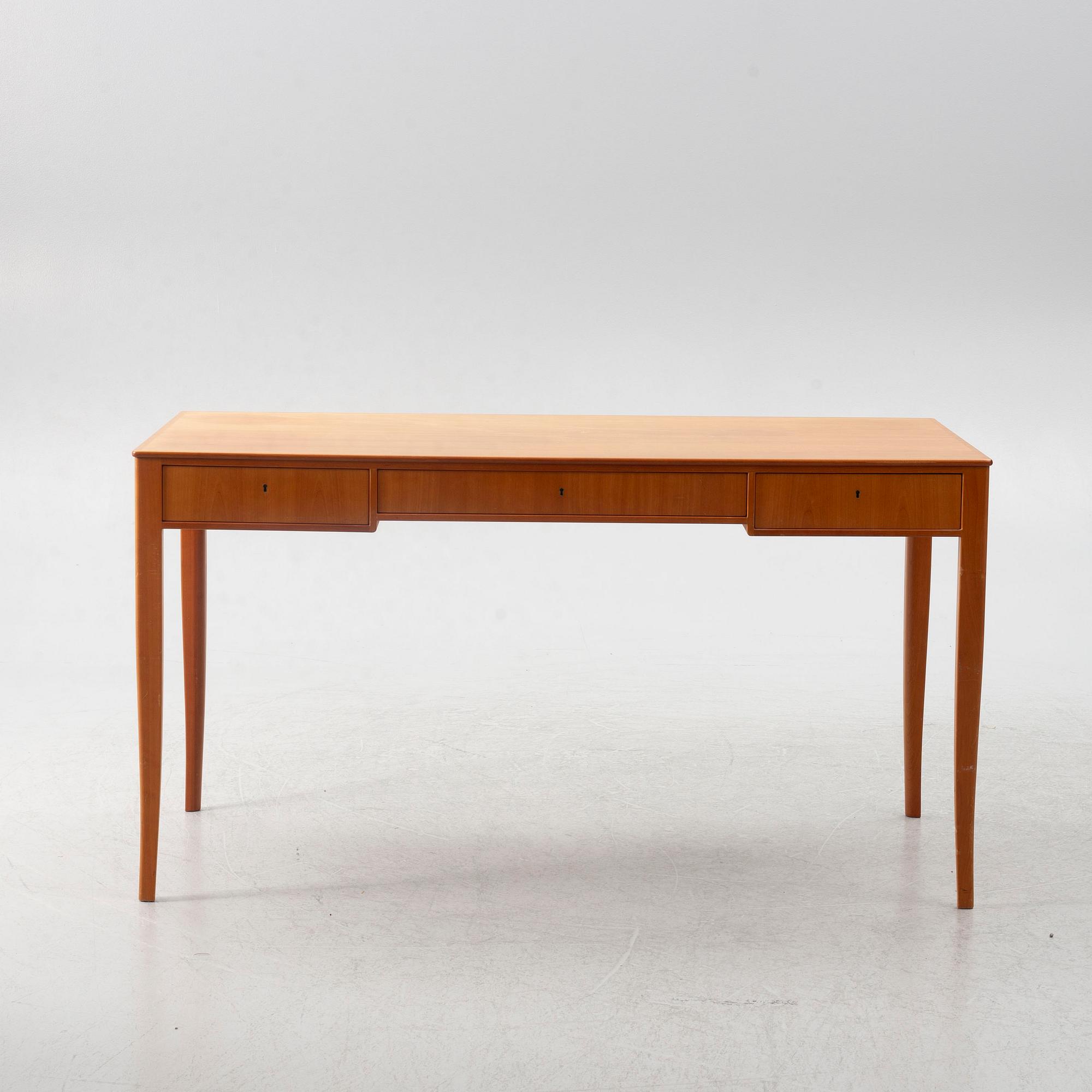 Carl Malmsten, skrivbord "Nya Guldheden" Åfors möbelfabrik 1900-talets andra hälft.