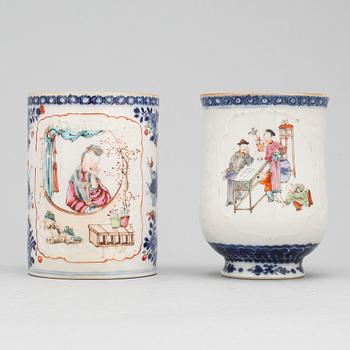 MUGGAR, 2 st porslin Qingdynastin, Qianlong (1736-95).