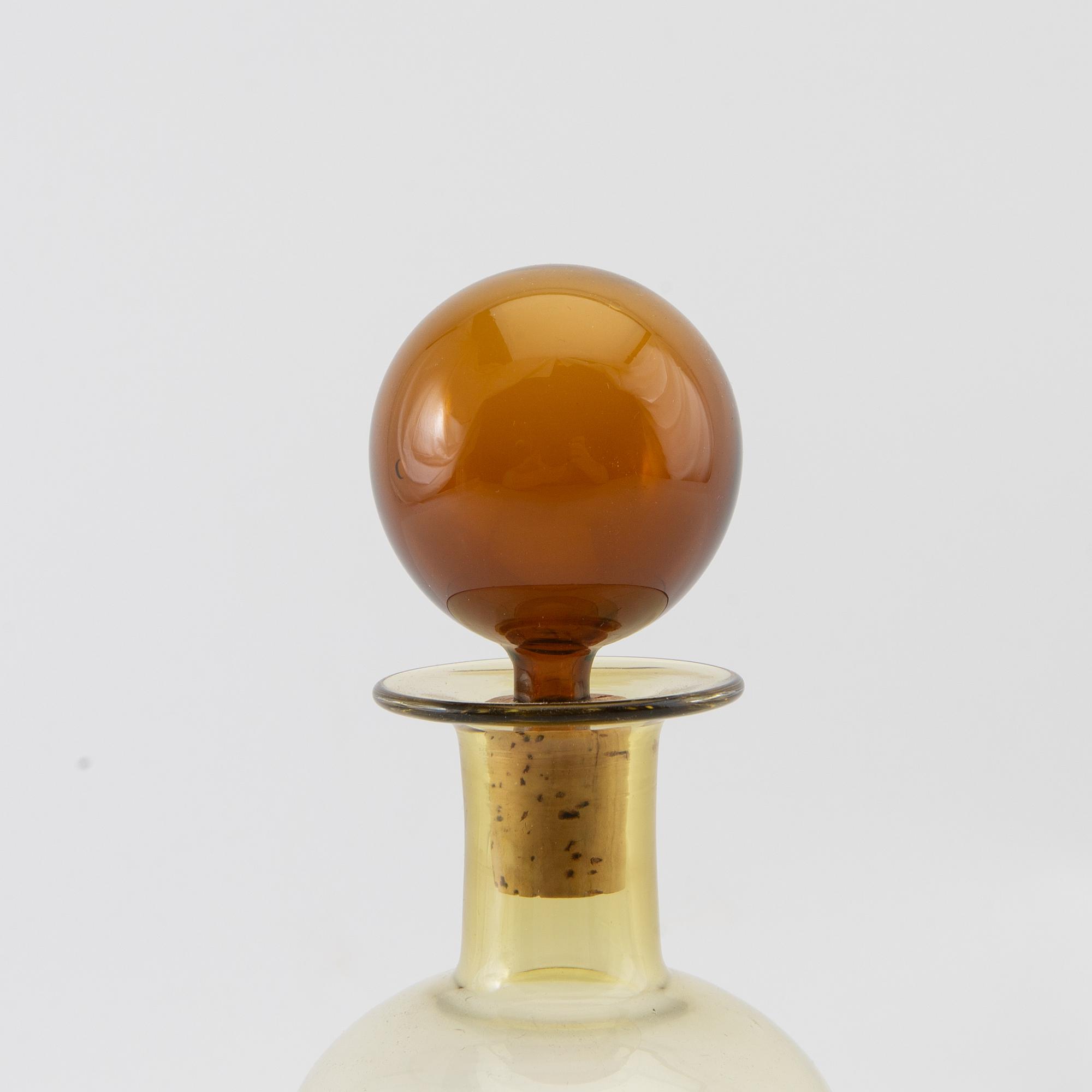 Kaj Franck, decanter with stopper Nuutajärvi/Notsjö Finland dated 62.