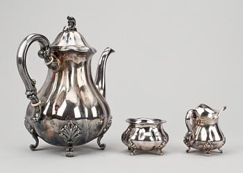 KAFFESERVIS, 3 delar, silver, rokokostil, Europa, 1900-tal. Vikt ca 681g.