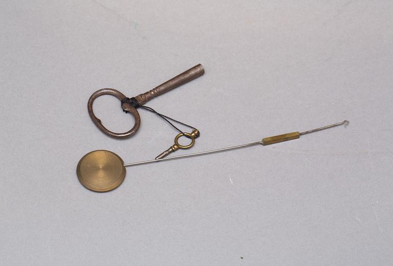 BORDSPENDYL, senempire 1800-talets första hälft.