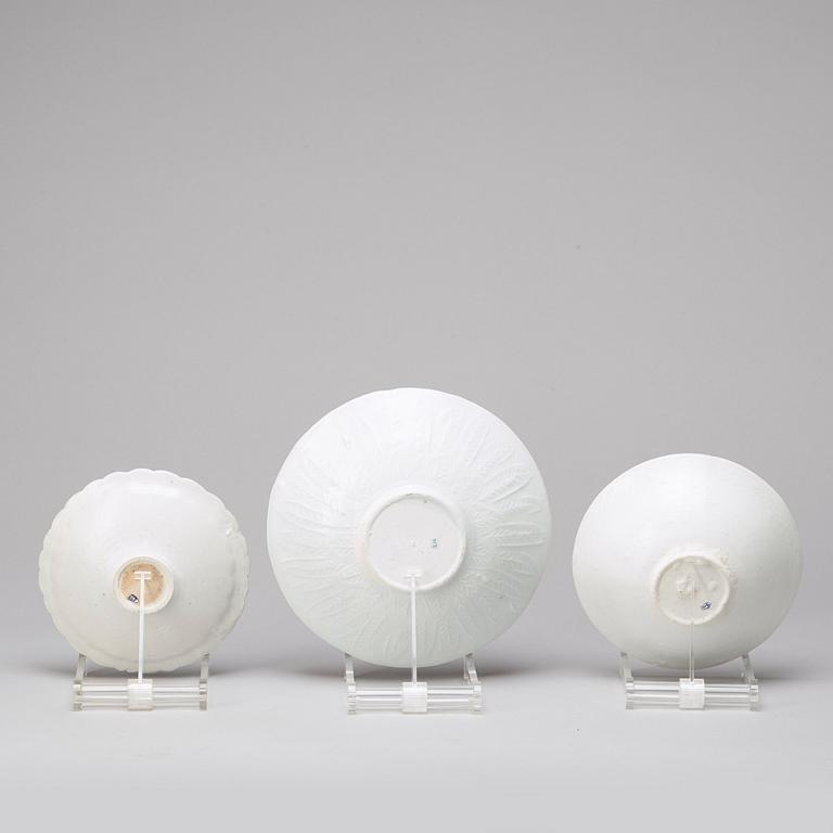 SKÅLAR, tre stycken, porslin. Sydostasien, troligen 1200/1400-tal.