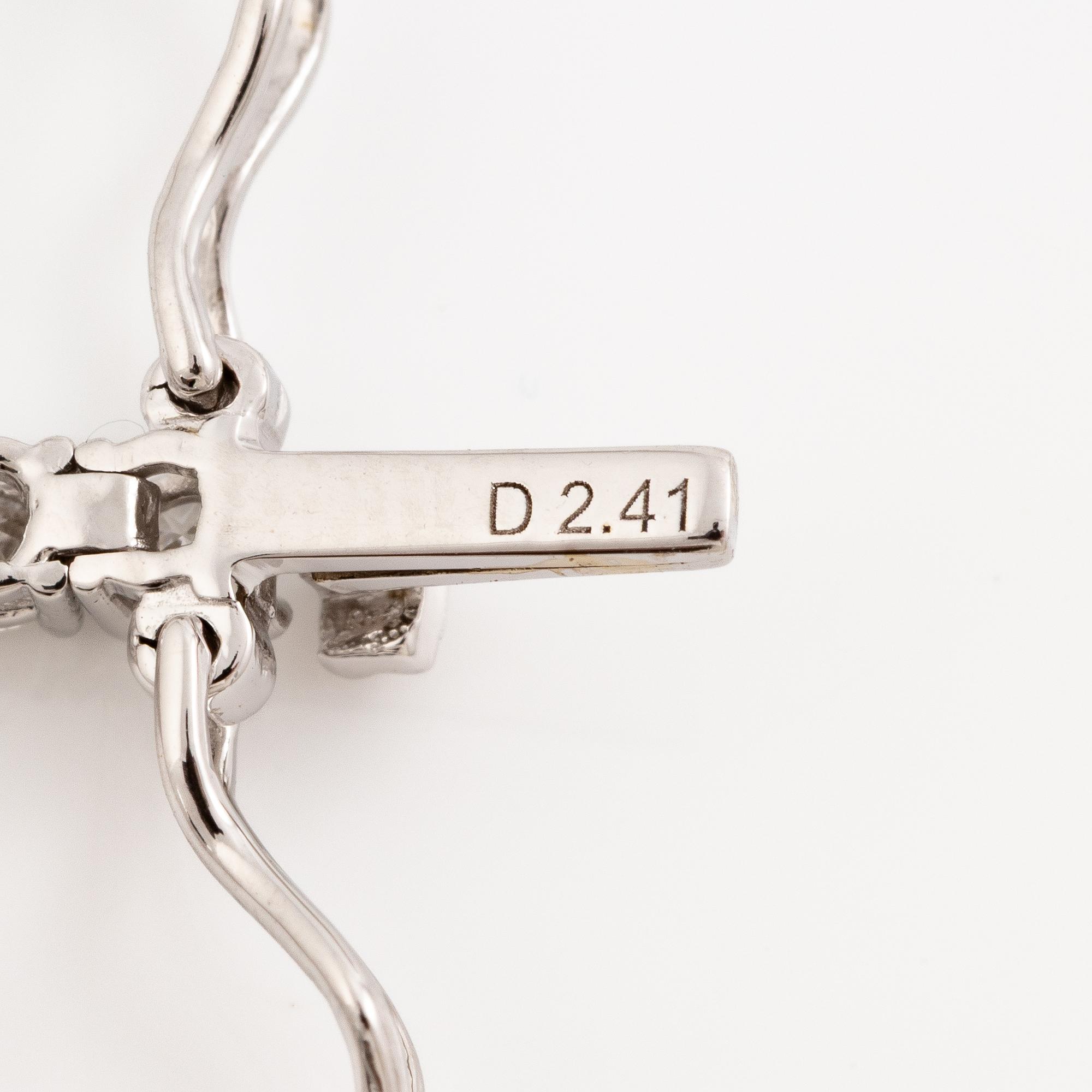 Tennis bracelet 18K white gold with brilliant-cut diamonds.