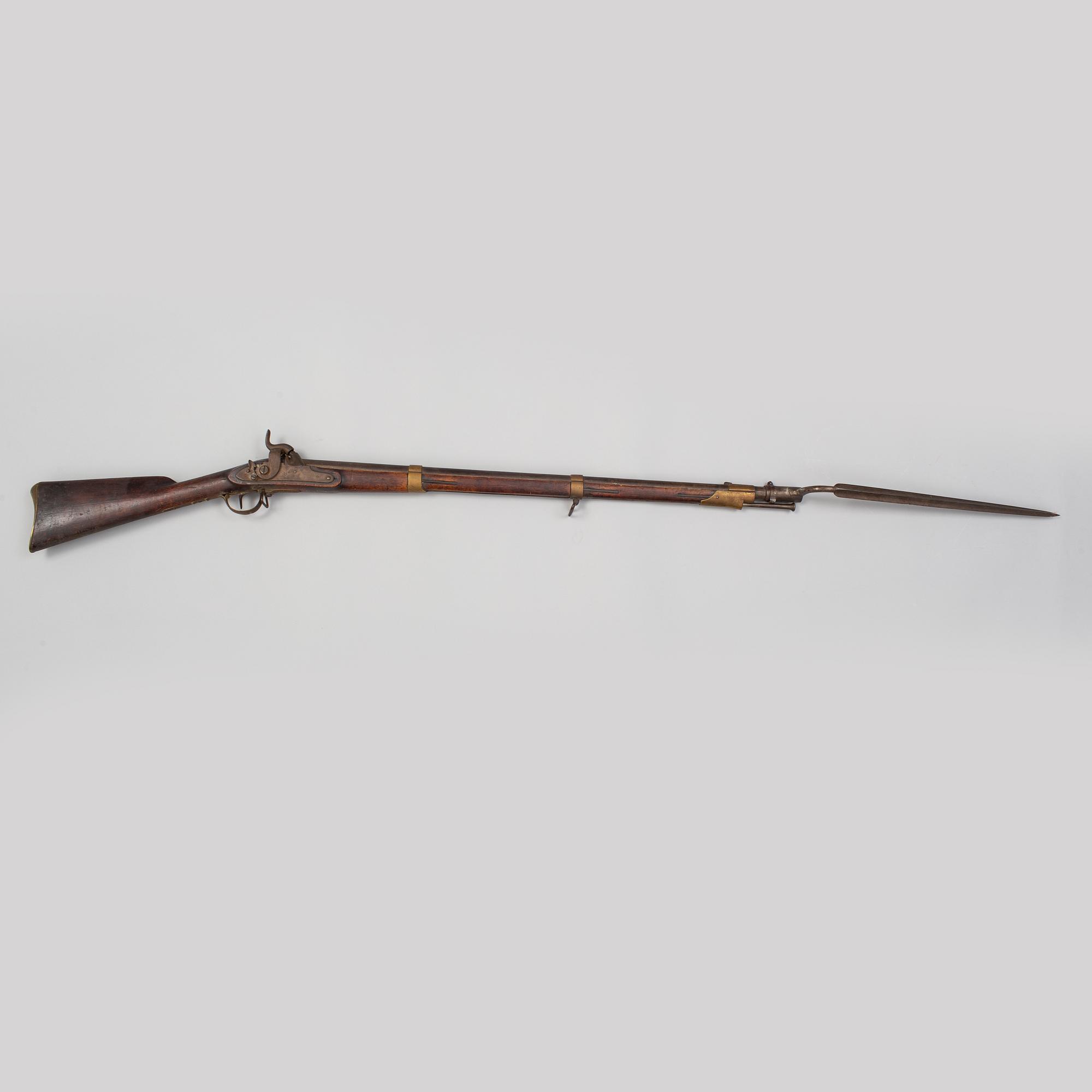 SLAGLÅSGEVÄR, svenskt, m/1845 med bajonett.
