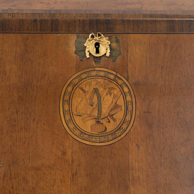 Sekretär, tillskriven Jonas Hultsten (mästare i Stockholm 1773-94), Gustaviansk.