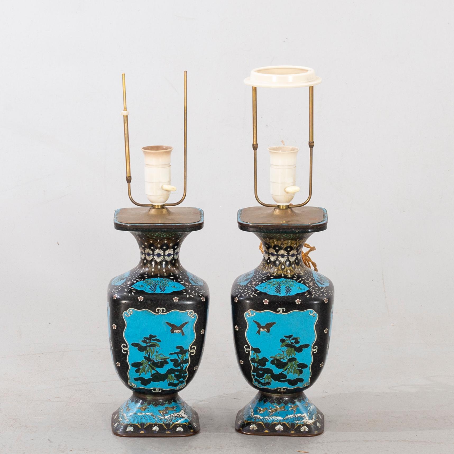 A PAIR OF Japanese CLOISONNÉ TABLE LAMPS CA 1900.