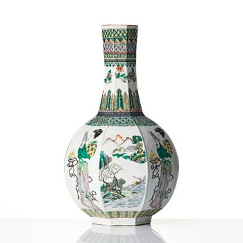 A famille verte vase, late Qing dynasty, circa 1900.