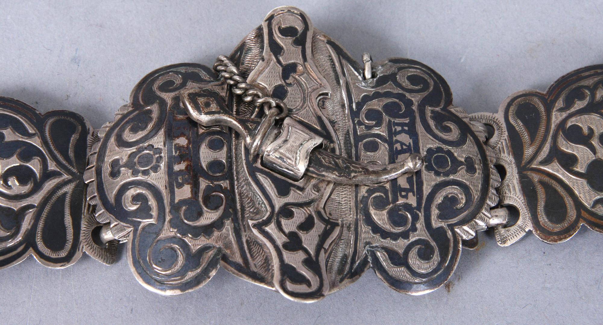 BÄLTE, silver samt niello, bär ryska stämplar, 1900-tal, 166 g.