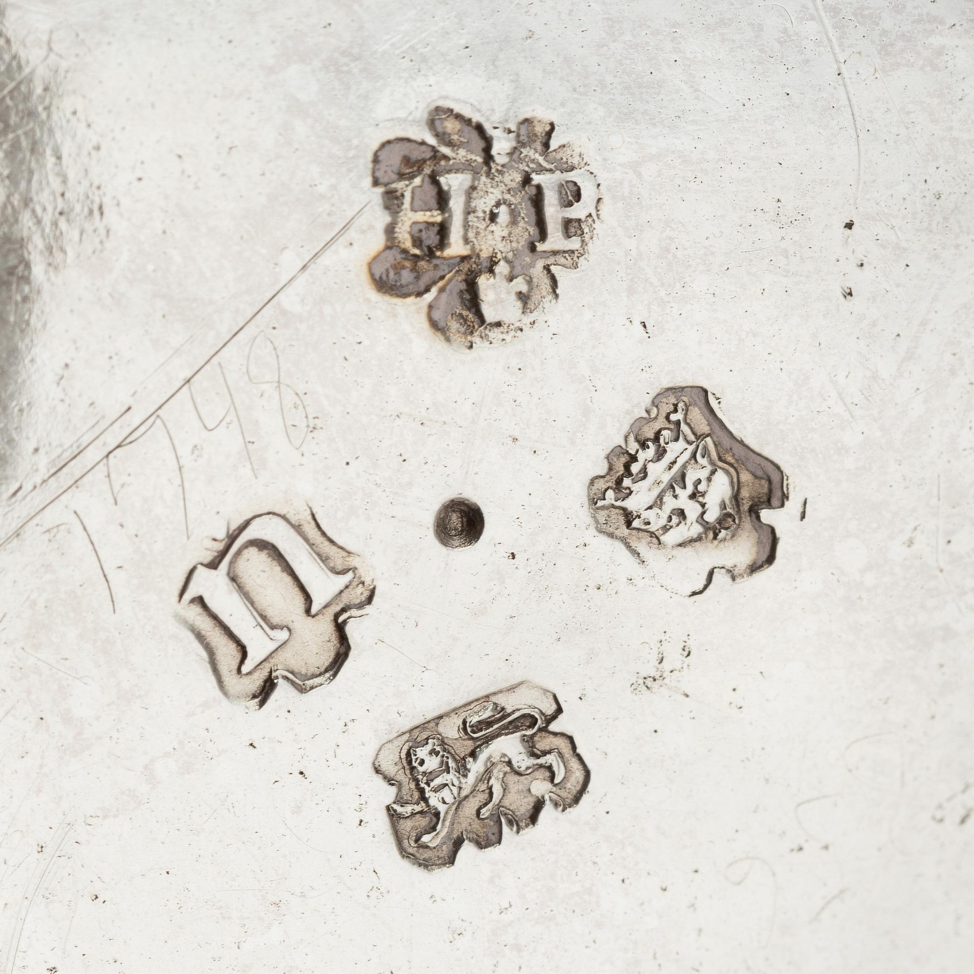 Humphrey Payne, dryckeskanna, silver, London 1748.