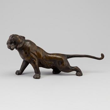 A Japanse bronze tiger, 20th Century.