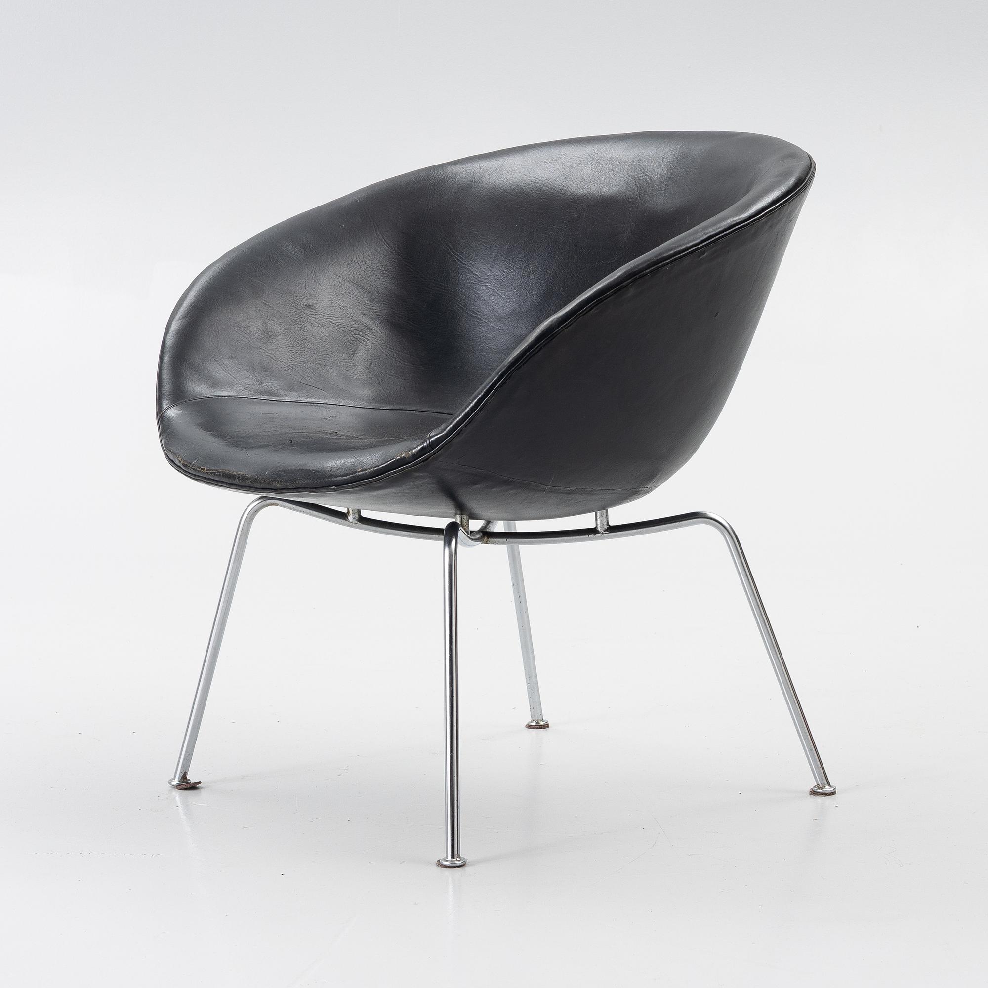 Arne Jacobsen, fåtölj, "The Pot", Fritz Hansen, Danmark, 1900-talets andra hälft.