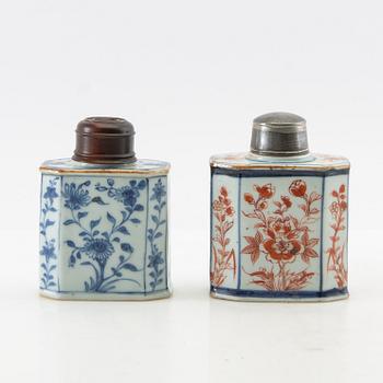 Tedosor 2 pcs China 18th century porcelain.