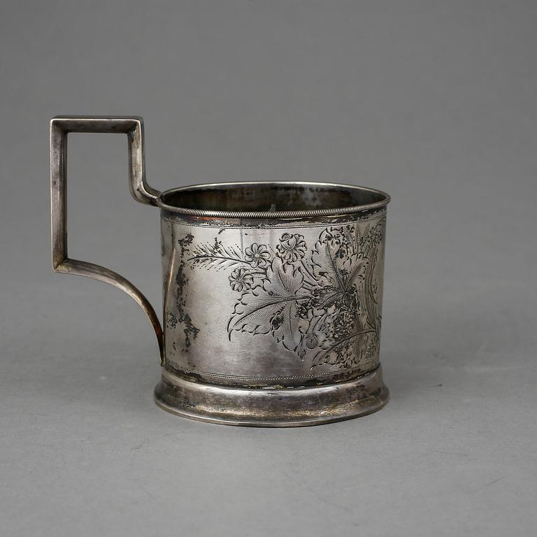 TEGLASHÅLLARE, silver, Ryssland 1891. Vikt ca 95 gram.