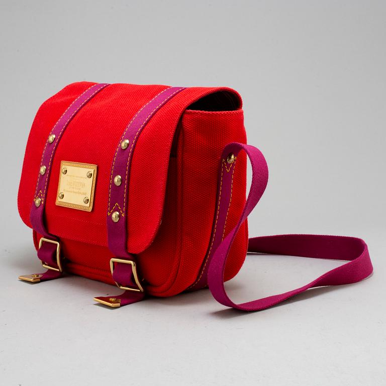 LOUIS VUITTON, väska, "Antigua Besace PM".