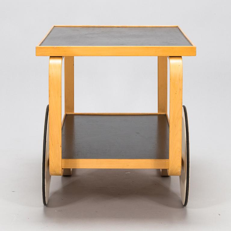 Alvar Aalto, serveringsvagn modell 98, O.Y. Huonekalu-ja Rakennustyötehdas A.B. 1900-talets mitt.