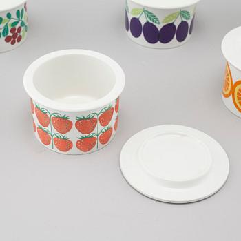 BURKAR MED LOCK, porslin, 7 delar, Arabia, 1900-talets andra hälft.