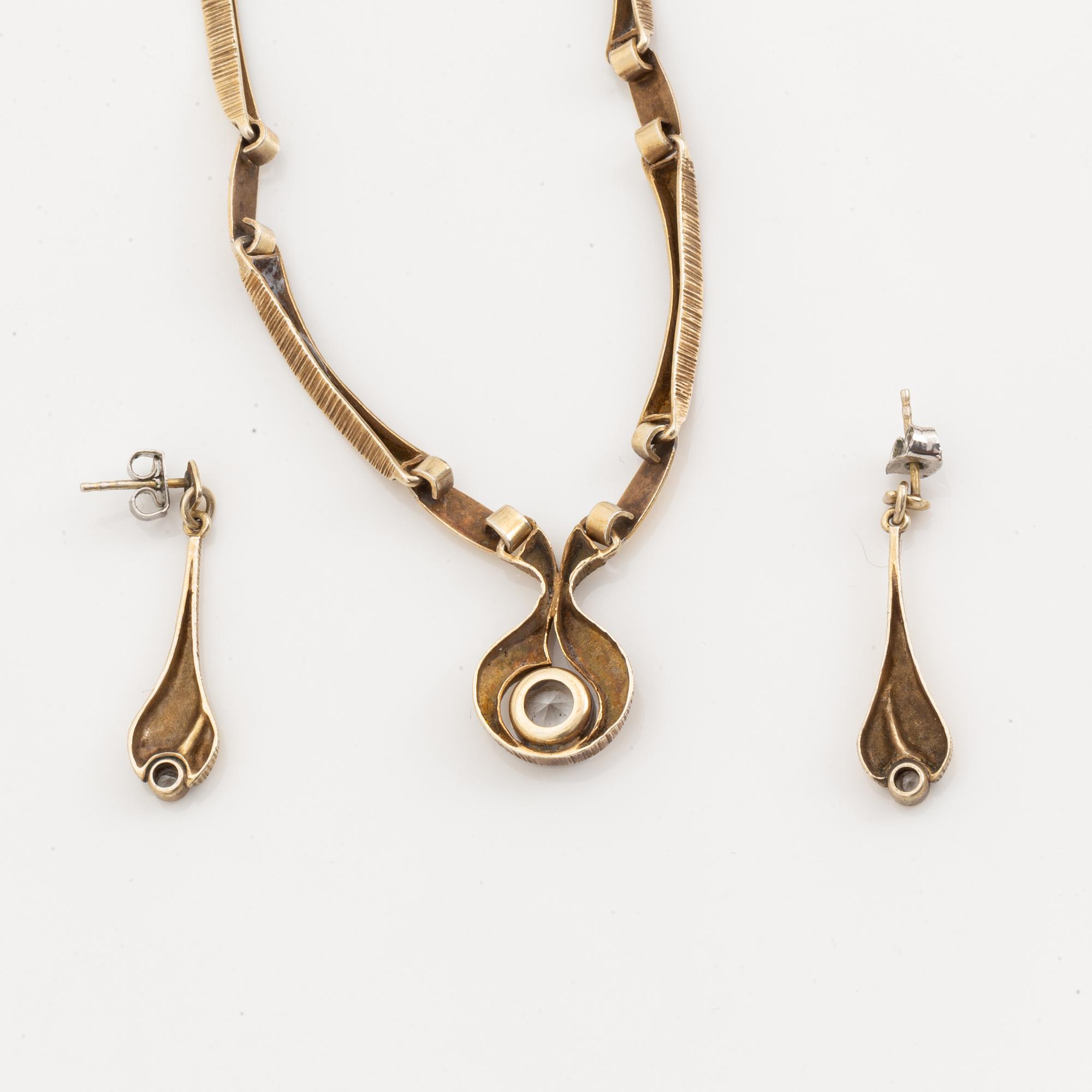 Ett set med collier och örhängen, sterling silver, Kultasepät Sten & Laine. Finland.