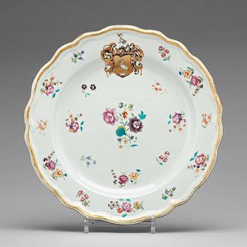 A famille rose armorial serving dish, Qing dynasty, Qianlong (1736-95).