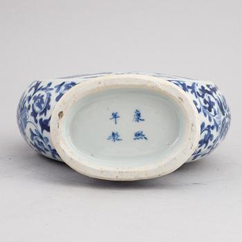 A Chinese blue and white porcelain moon flask, presumably 20th century.