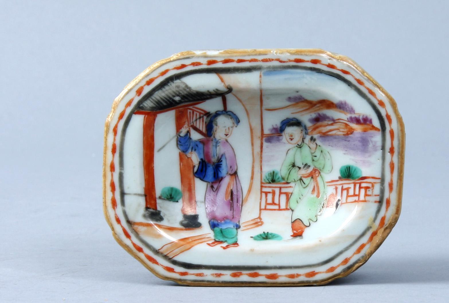 SALTKAR, porslin, Kina, 1700-tal.