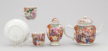 A polychrome teapot, tea caddy with cover and a cup, Qing dynastin. Qianlong (1736-95).