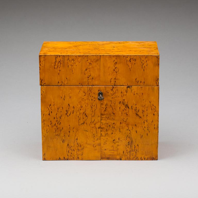 FLASKSCHATULL, 1800-talets första hälft.