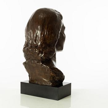 Gudmar Olovson, skulptur. Signerad. Numrerad. Gjutarstämpel. Brons, total höjd 58 cm, längd 29 cm.