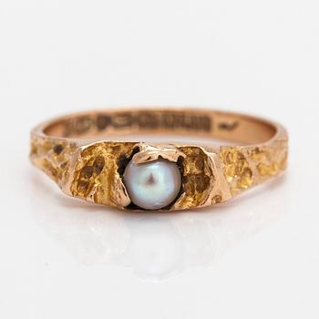 Björn Weckström, a 14K gold and cultured pearl ring 'Small word' for Lapponia 1971.