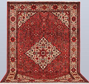 A Bakhtiari carpet, approx. 313 x 224 cm.