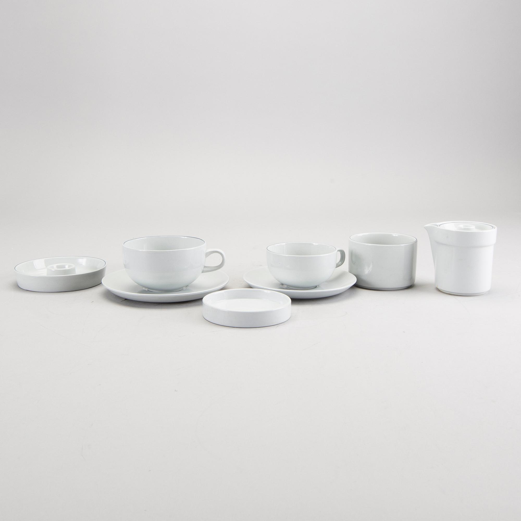 Grethe Meyer, "Blue Edge", tableware, 100 dlr, Royal Copenhagen and Aluminia.