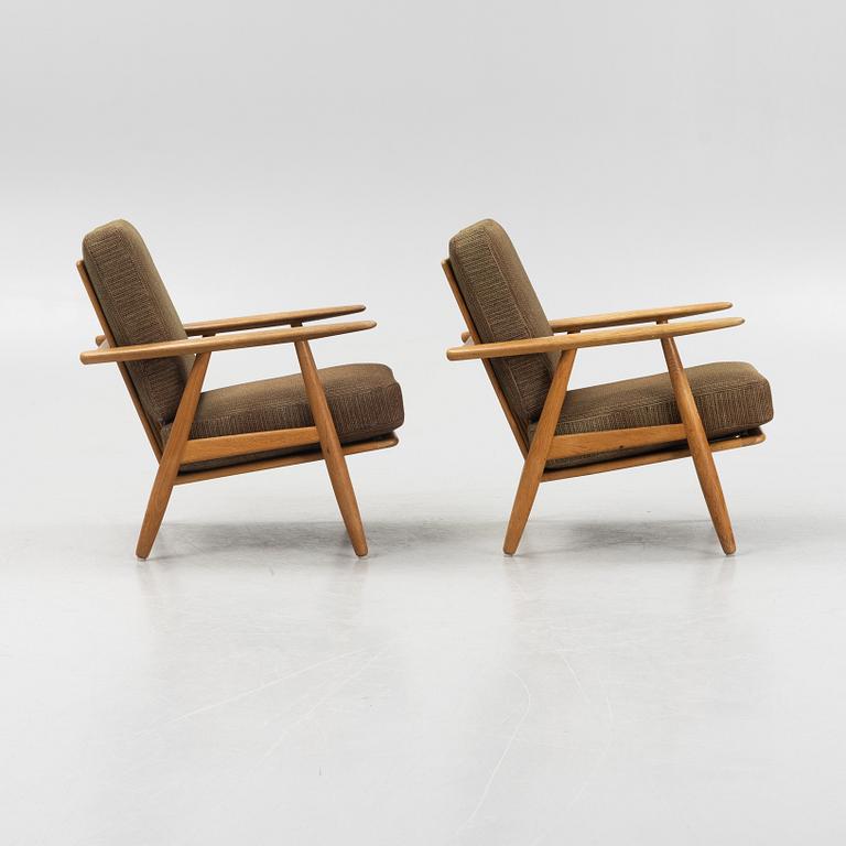 Hans J. Wegner, a pair of "GE 240/The Cigar Chair, Getama, Gedsted, Danmark, 1950's/60's.