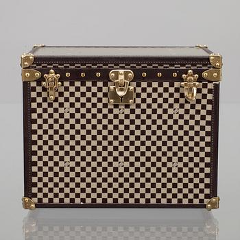 ASK, "Mini Malle Chapeaux", Louis Vuitton.