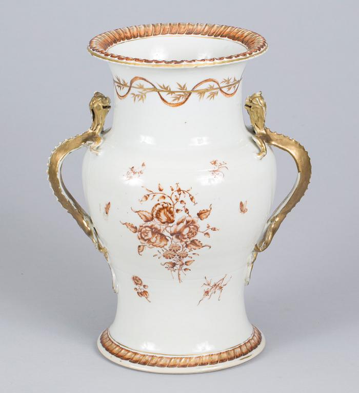 A famille rose vase, Qing dynasty, Jiaqing (1796-1820).