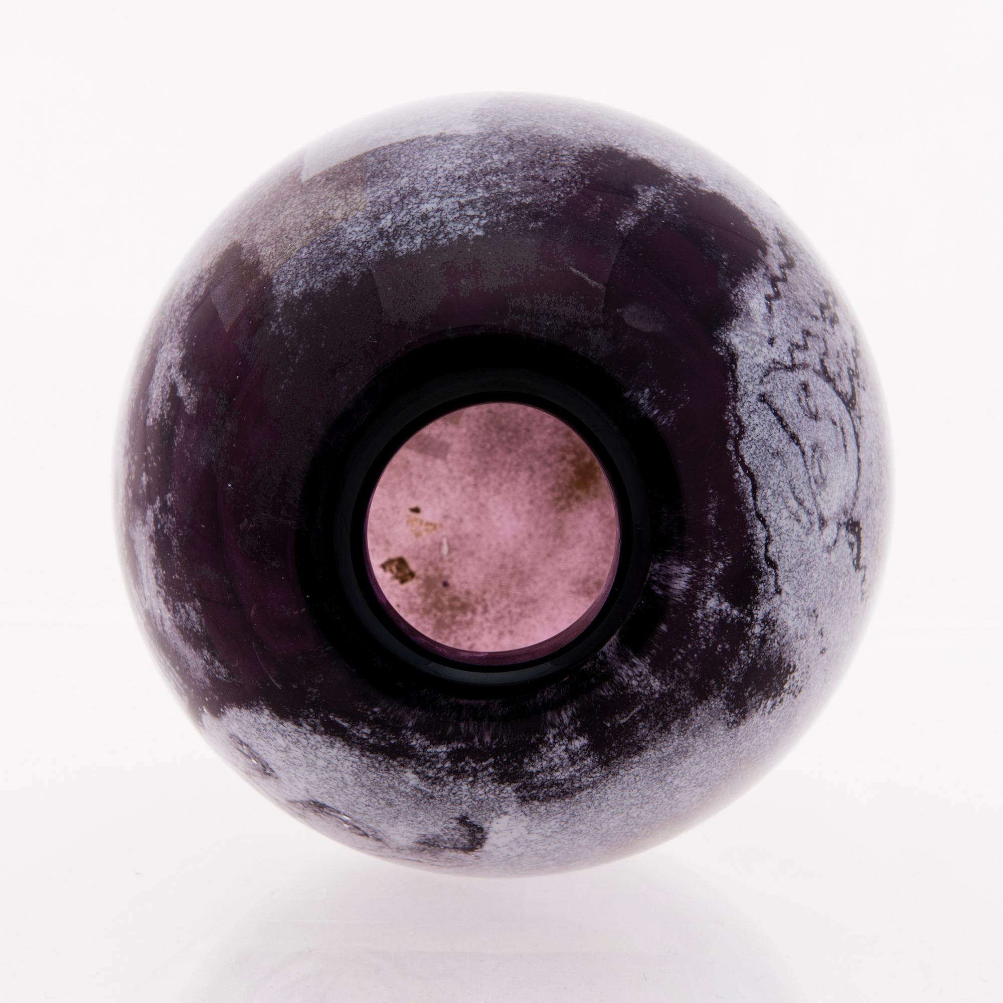 ELLA VARVIO, a glass vase / sculpture, signed Ella Varvio 2017.