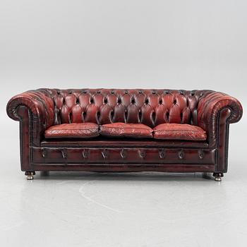 Soffa, Chesterfield-modell, senare delen av 1900-talet.
