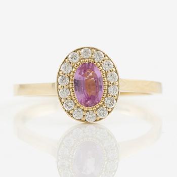 Ring, carved, 14K gold with pink sapphire and brilliant-cut diamonds.