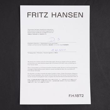 Arne Jacobsen, fåtölj, "Ägget", Fritz Hansen, Danmark, 2021.