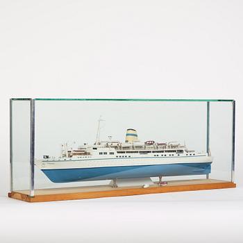 Ship model, M/V Funchal, built by Gunnar Roempke 1988-89.