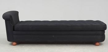 A Josef Frank couch, Svenskt Tenn, model 775.