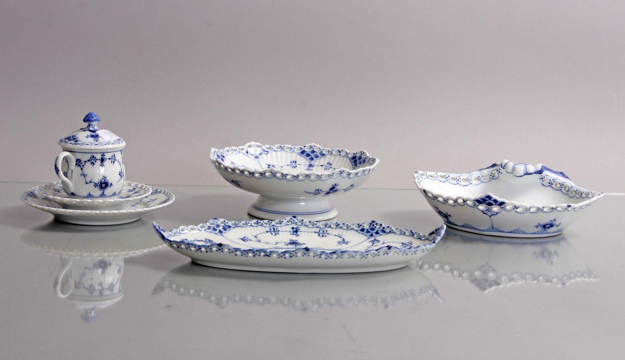 PARTI MUSSELMALET, 17 delar porslin, Royal Copenhagen.