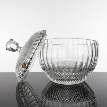 A large chrystal glass lidded bowl, Gerany, mid 20th Century.