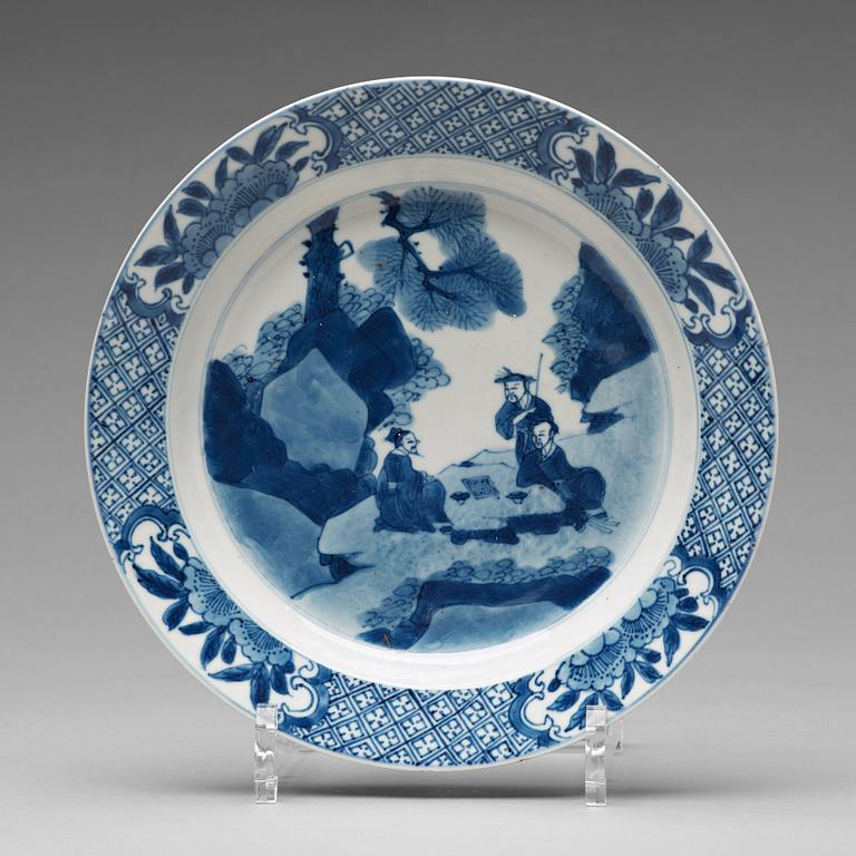 A set of six blue and white dinner plates, Qing dynasty, Kangxi (1662-1722).