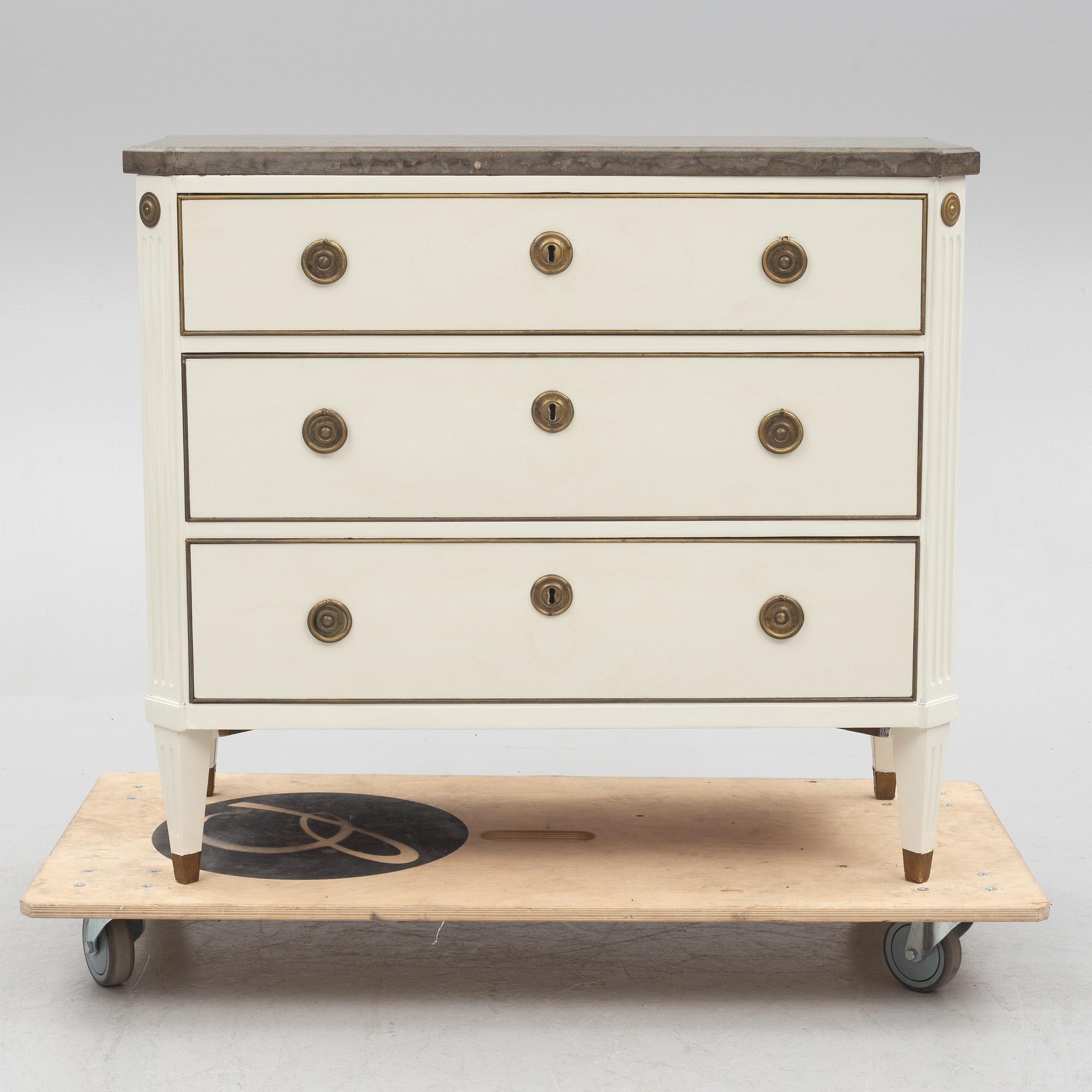 Chest of drawers, circa 1900, Gustavian style.