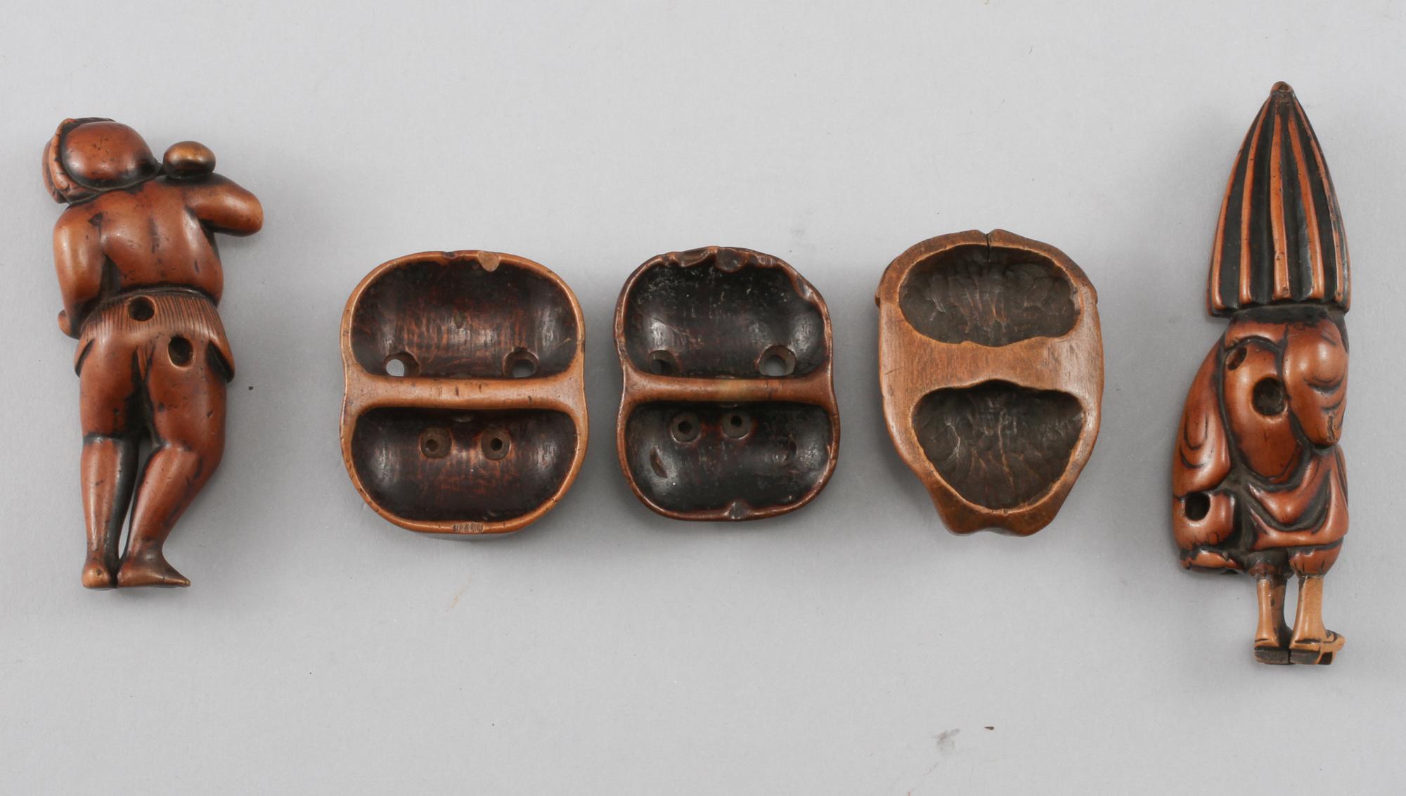 NETSUKES, 5 st, trä, Japan, Meiji (1868-1912).