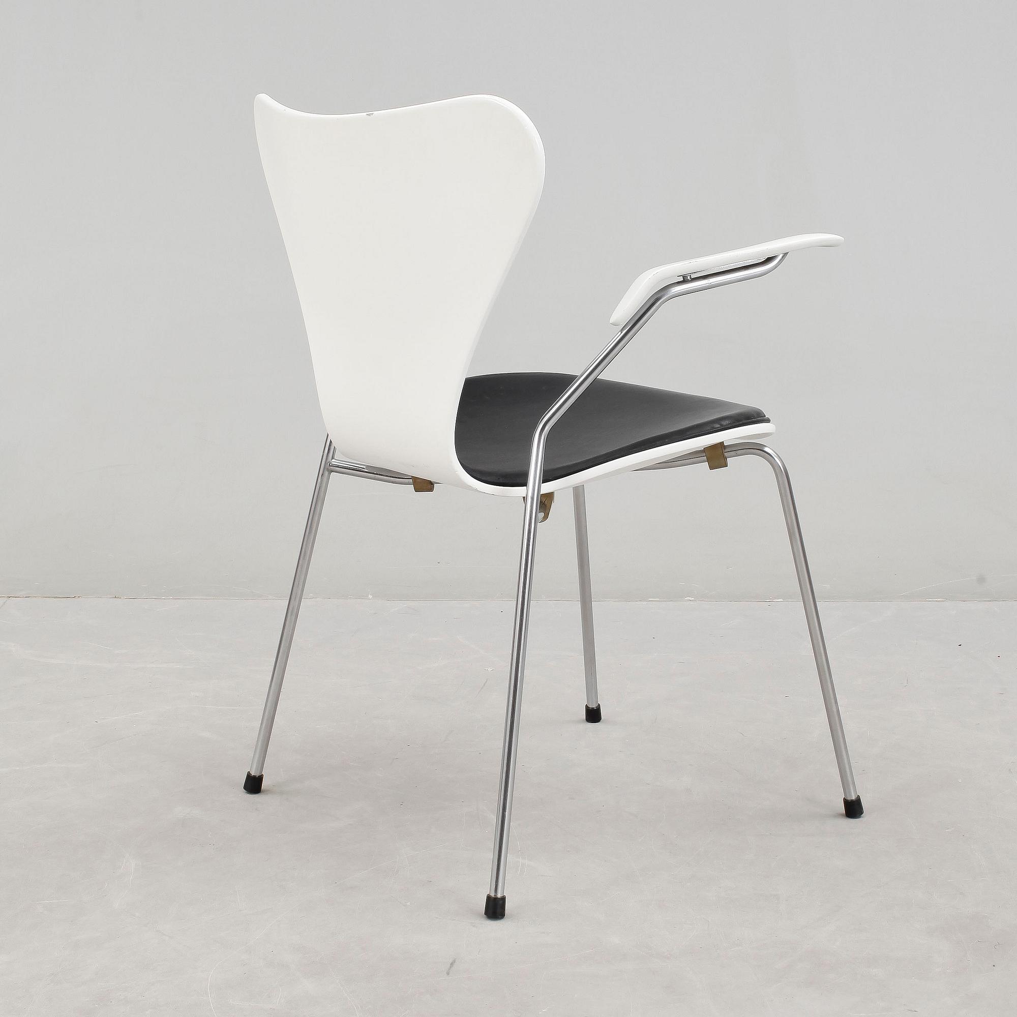 KARMSTOL, "Sjuan", Arne Jacobsen, Fritz Hansen, 1993.